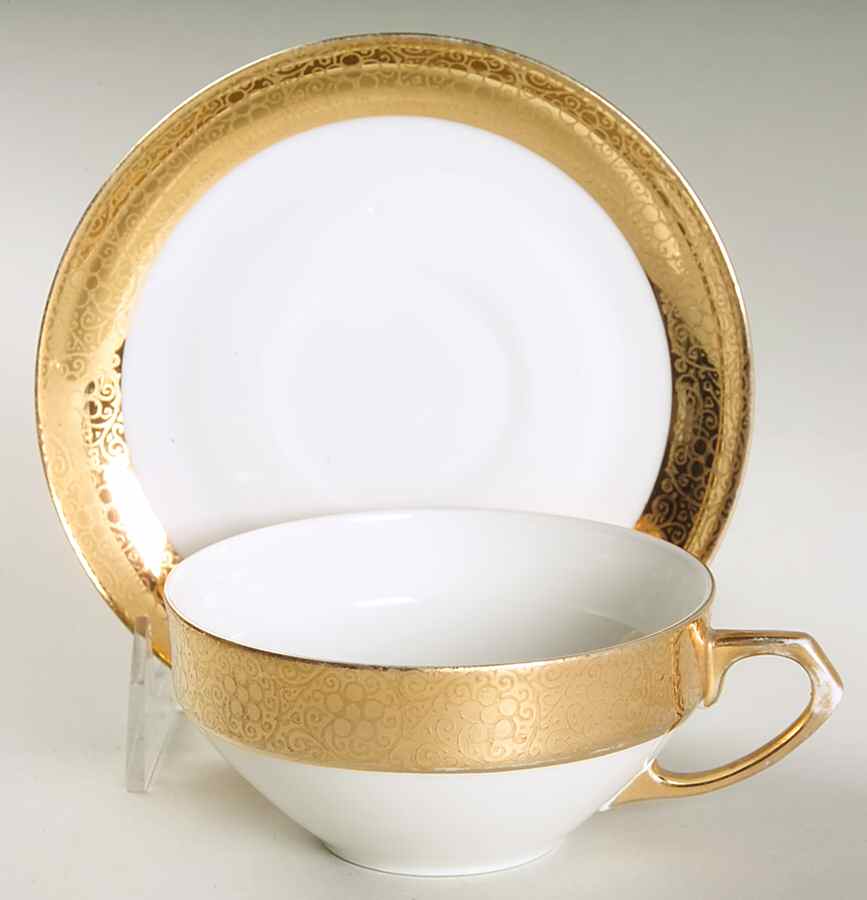RYB3 Flat Cup & Saucer Set by Royal L B-1