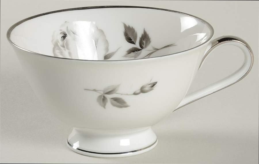 Royal Rose Footed Cup by Royal Crest(Germany)-1