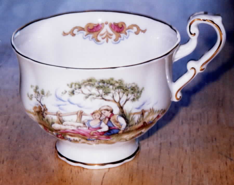 R2C3 Footed Cup by Royal Crest(England)-1