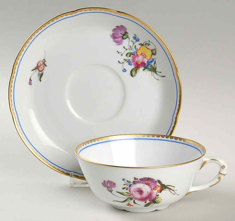 A La Reine Flat Cup & Saucer Set by Royale (France)-1