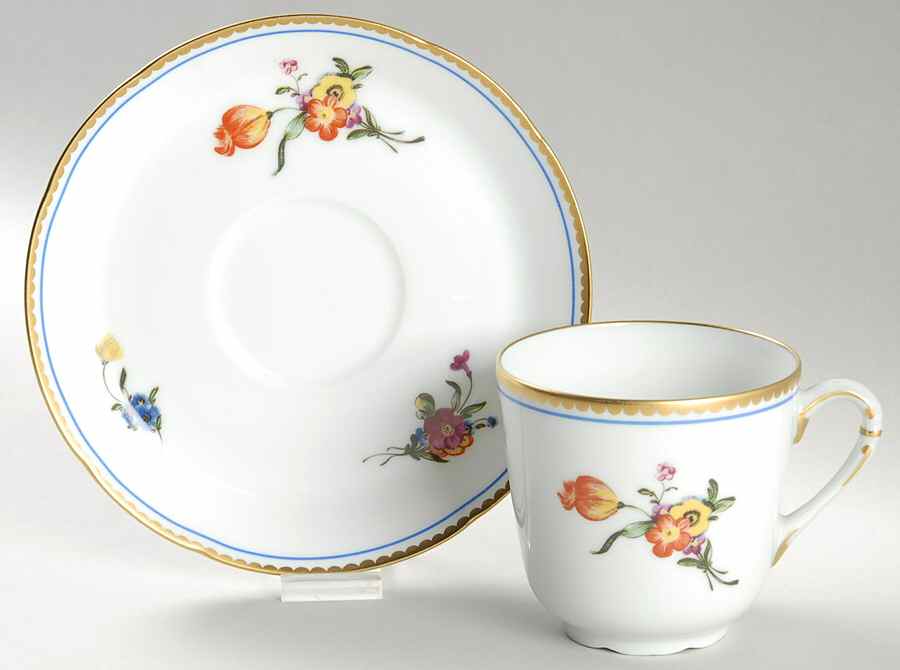 A La Reine Flat Cup & Saucer Set by Royale (France)-1