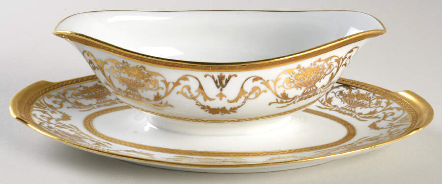 Ambassade Gravy Boat with Attached Underplate by Royale (France)-1