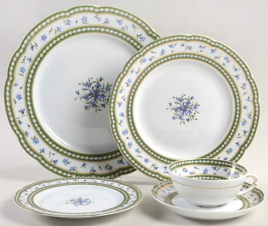 Marie Antoinette 5 Piece Place Setting by Royale (France)-1