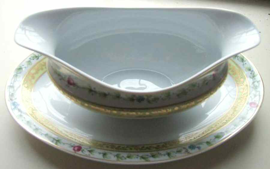 St. Cloud Yellow Gravy Boat with Attached Underplate by Royale (France)-1