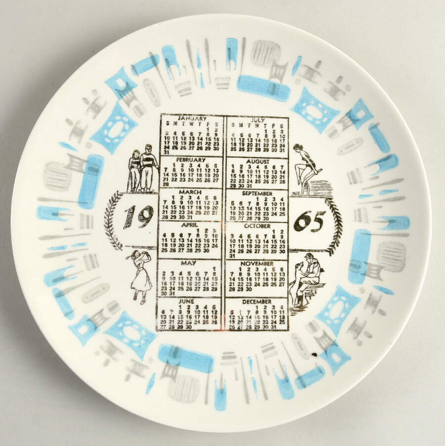 Blue Heaven Calendar Plate by Royal (USA)-1