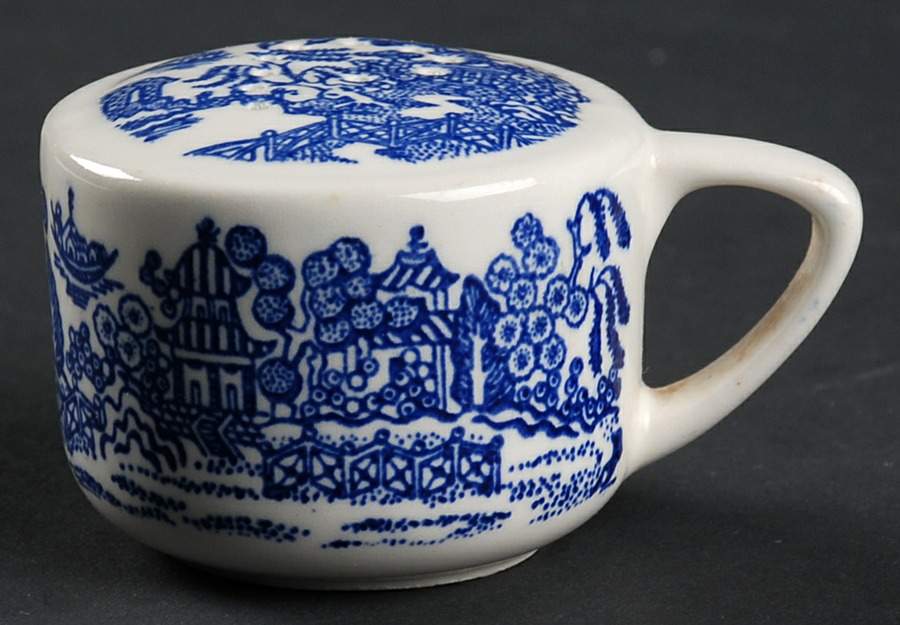Blue Willow Pepper Shaker by Royal (USA)-1