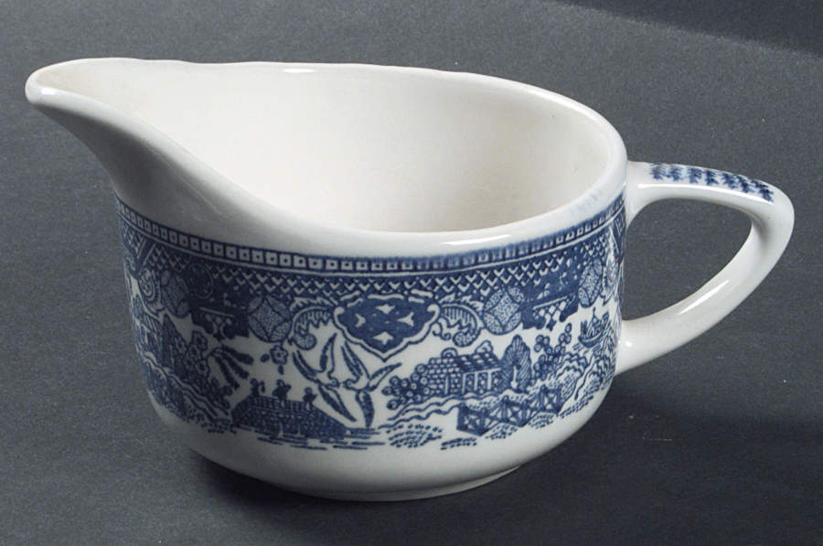 Blue Willow Creamer by Royal (USA)-1