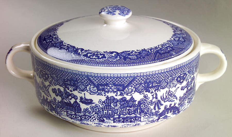 Blue Willow Round Covered Vegetable by Royal (USA)-1