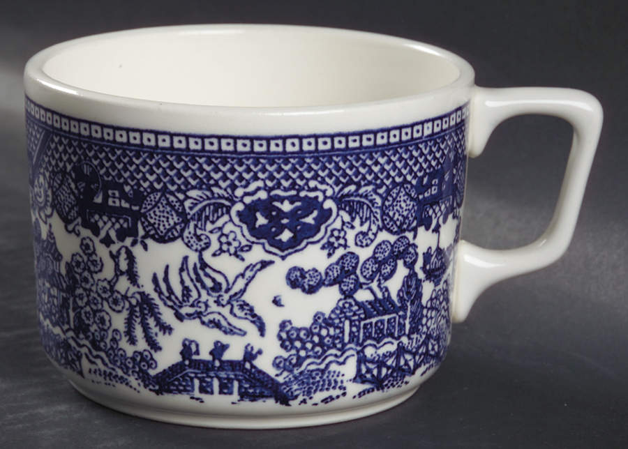 Blue Willow Mug by Royal (USA)-1