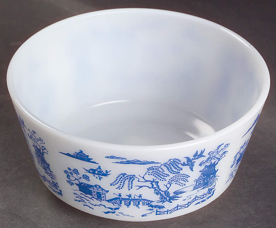 Blue Willow Glassware All Purpose Bowl by Royal (USA)-1