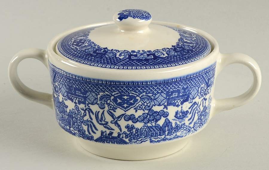 Blue Willow Sugar Bowl & Lid by Royal (USA)-1