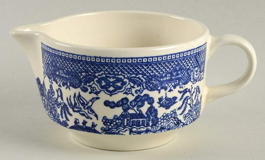 Blue Willow Creamer by Royal (USA)-1