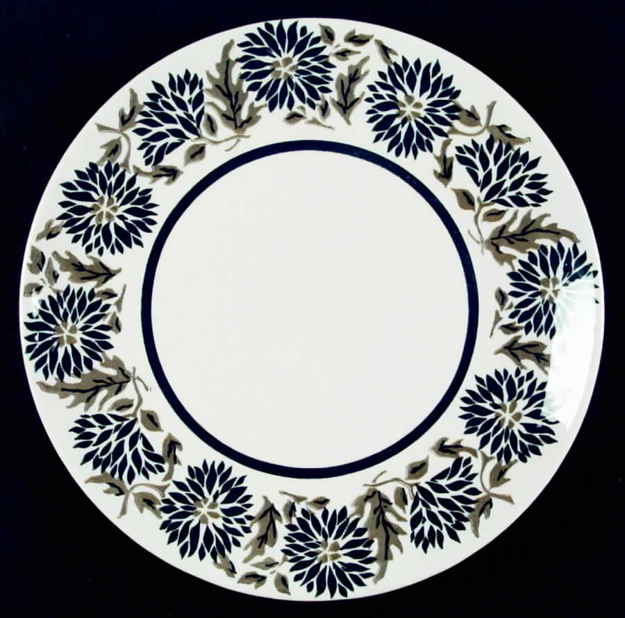 Chrysanthemums Dinner Plate by Royal (USA)-1
