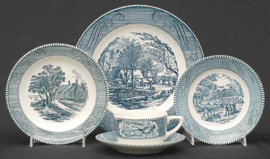 Currier and Ives Blue 5 Piece Place Setting by Royal (USA)-1
