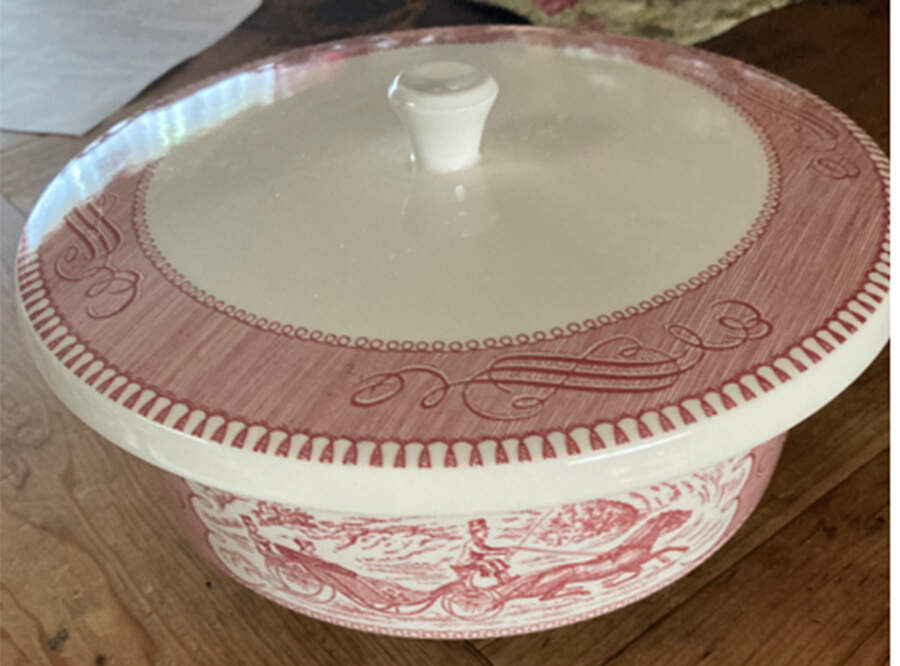 Currier and Ives Pink 1.25 Qt Round Covered Casserole by Royal (USA)-1