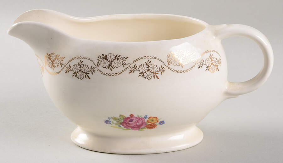 Daisy Ann Gravy Boat by Royal (USA)-1