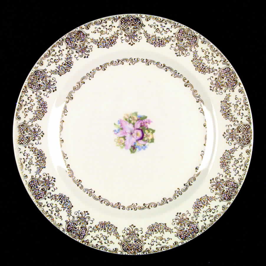 Delmar Lace Dinner Plate by Royal (USA)-1