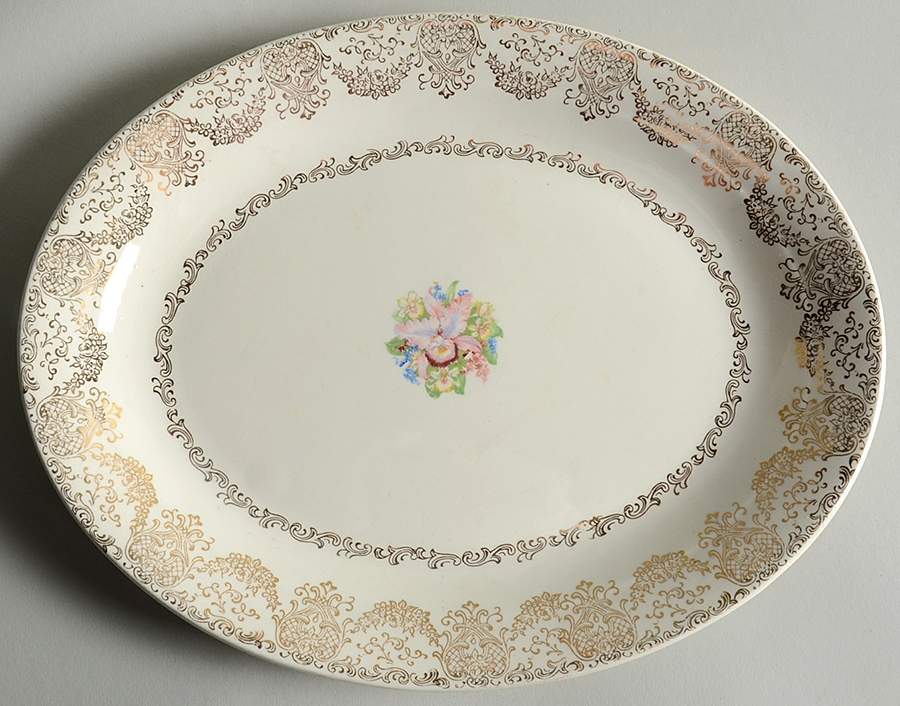 Delmar Lace 11" Oval Serving Platter by Royal (USA)-1