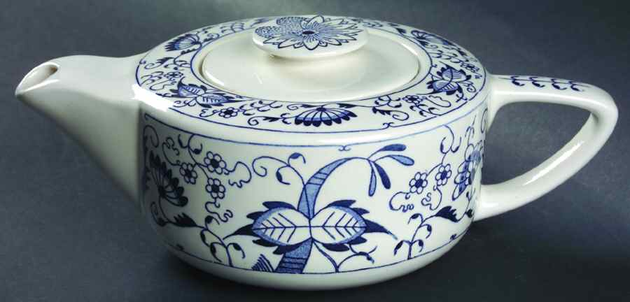 Doorn Teapot & Lid by Royal (USA)-1
