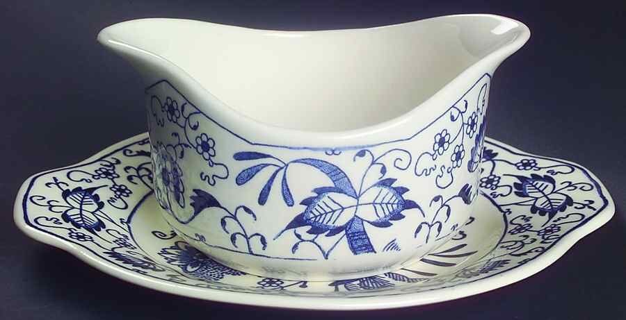 Doorn Gravy Boat & Underplate by Royal (USA)-1