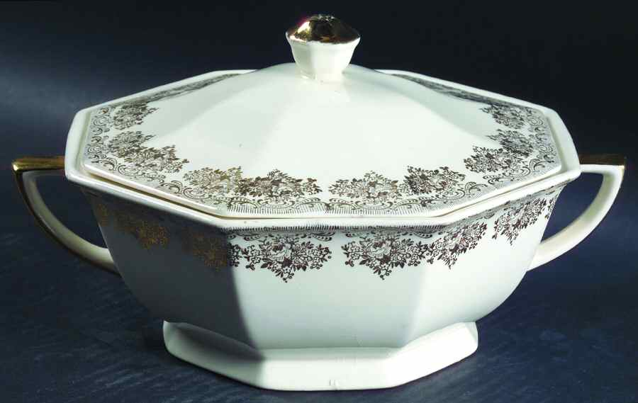 Duane Round Covered Vegetable by Royal (USA)-1