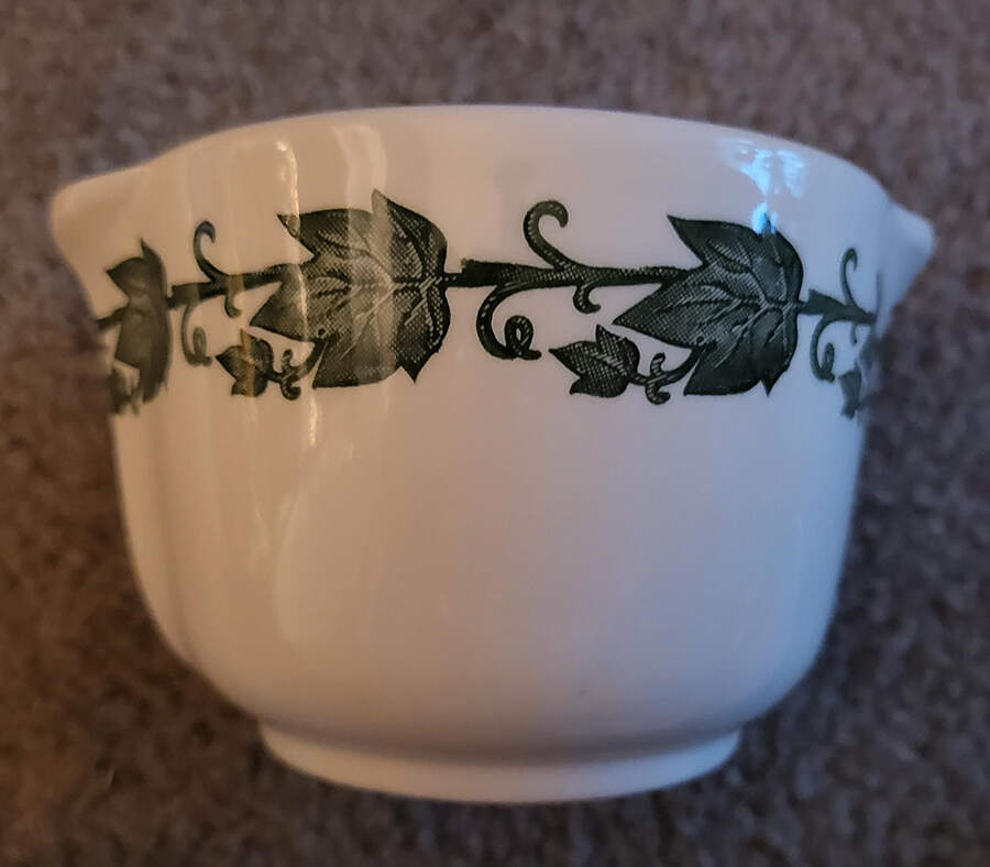 English Ivy (Rim) Sugar Bowl No Lid by Royal (USA)-1
