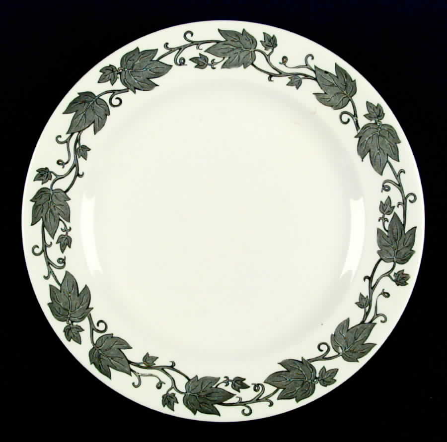 English Ivy (Rim) Dinner Plate by Royal (USA)-1