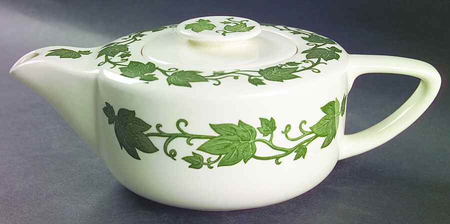 English Ivy (Rim) Teapot & Lid by Royal (USA)-1