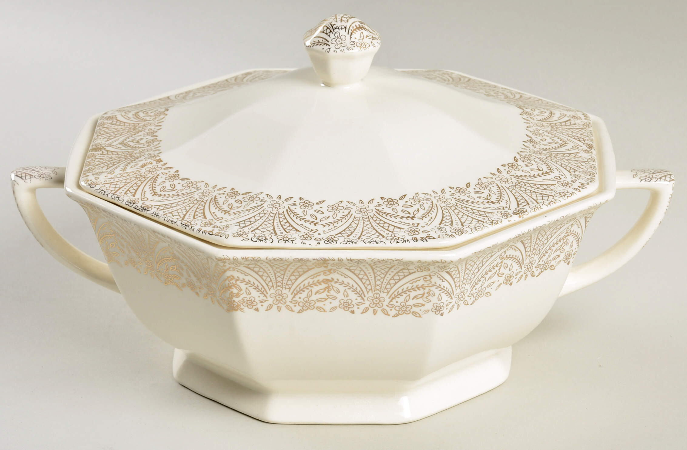 Lamar Round Covered Vegetable by Royal (USA)-1