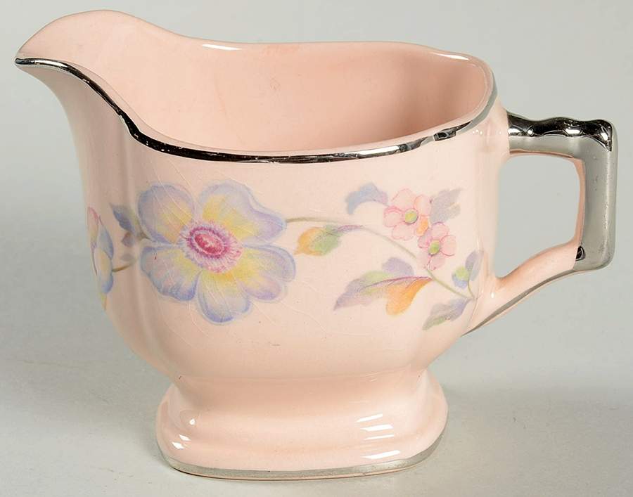 La Vogue Creamer by Royal (USA)-1