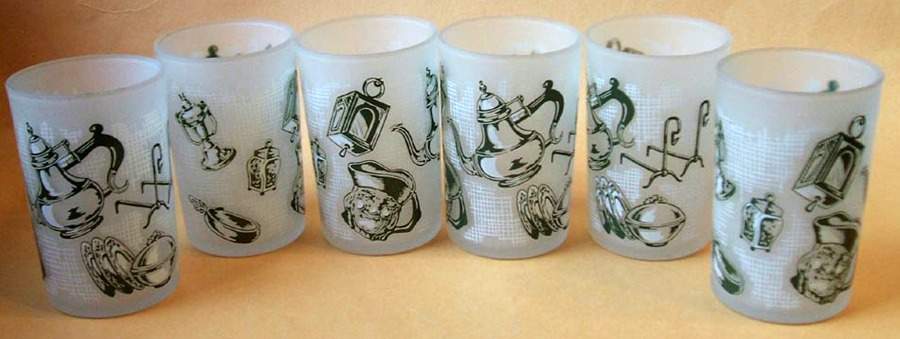 The Old Curiosity Shop (Green) Glassware Juice by Royal (USA)-1