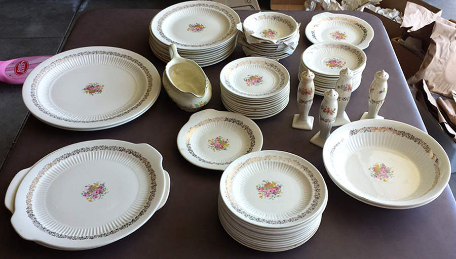 Rosebasket Dinner Plate by Royal (USA)-1