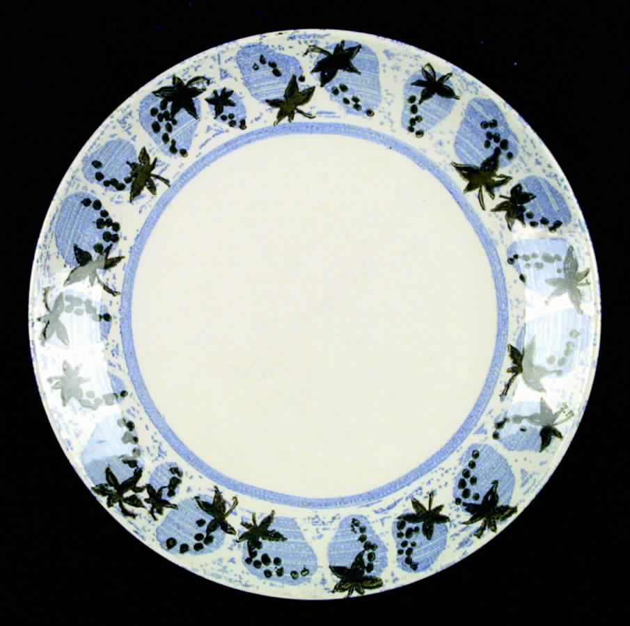 RYL22 Dinner Plate by Royal (USA)-1