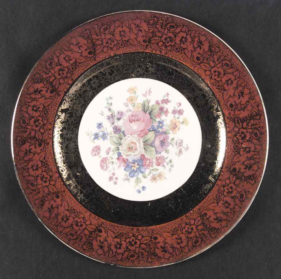 RYL32 Dinner Plate by Royal (USA)-1