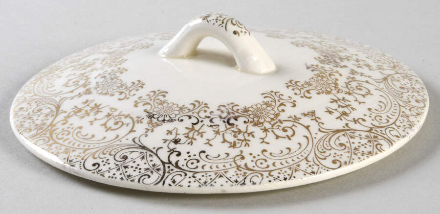 Santa Rosa Lid for Sugar Bowl by Royal (USA)-1