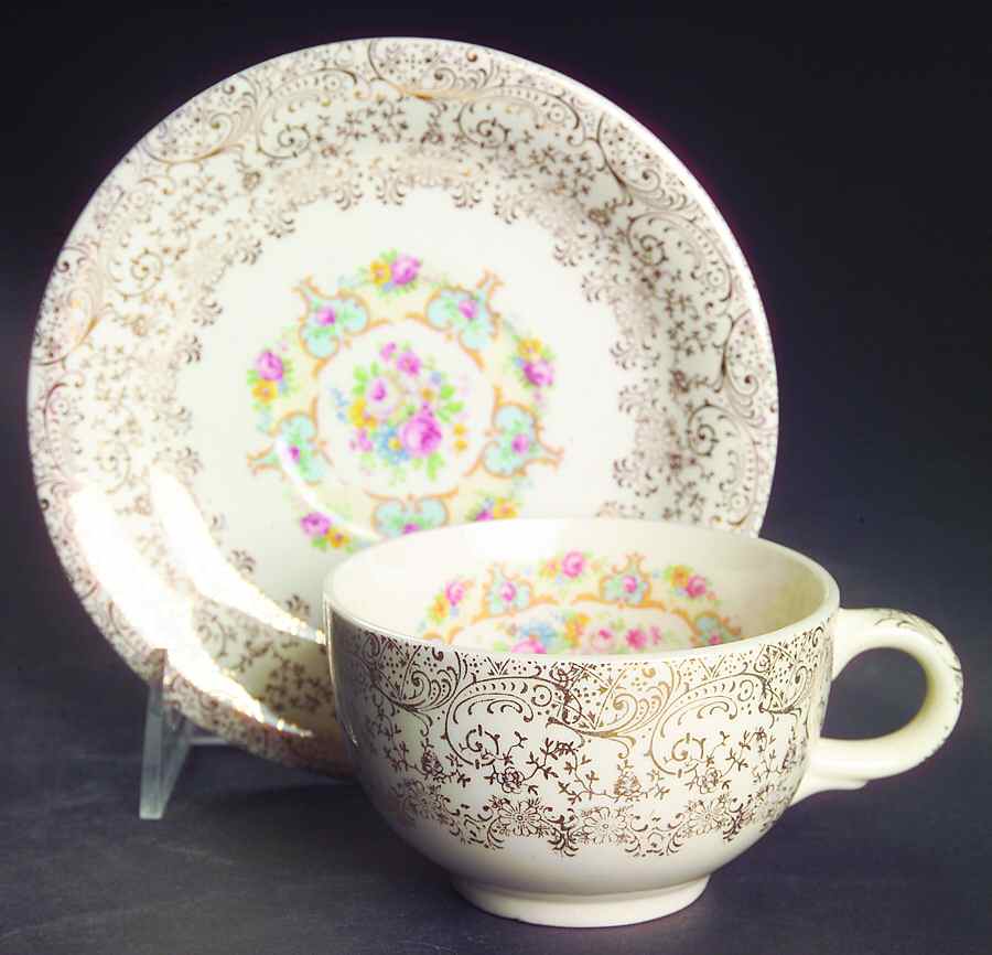 Santa Rosa Flat Cup & Saucer Set by Royal (USA)-1