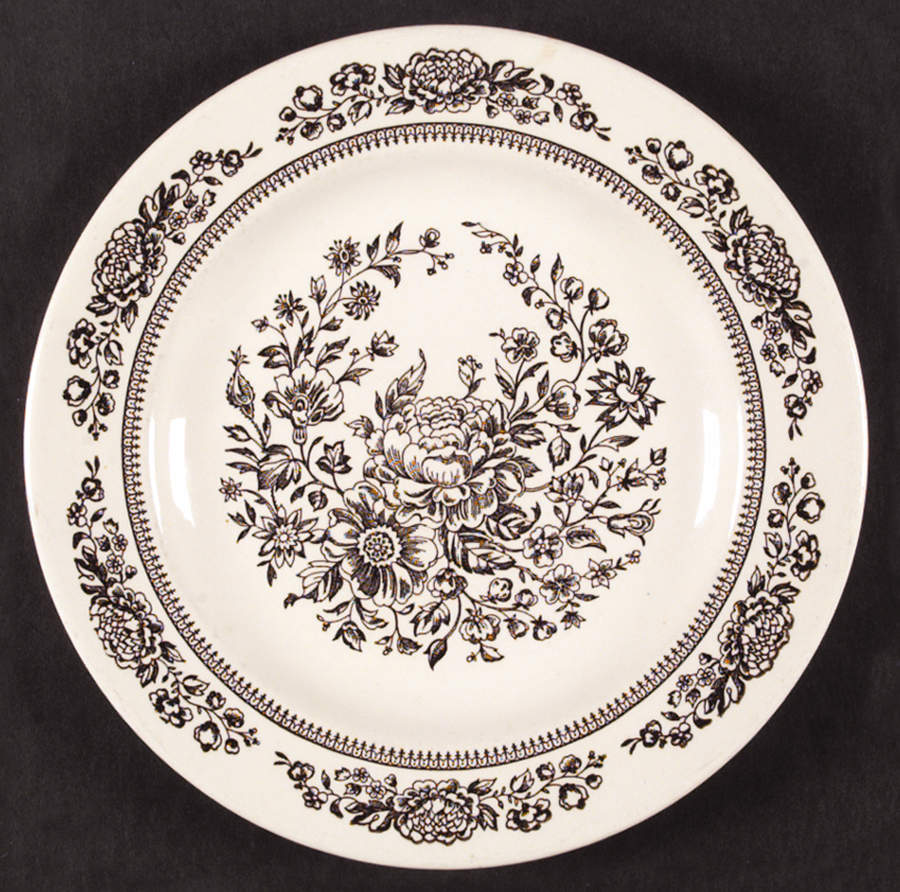 Sussex Dinner Plate by Royal (USA)-1