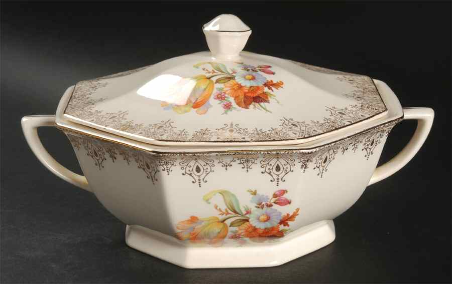 Waldorf Round Covered Vegetable by Royal (USA)-1