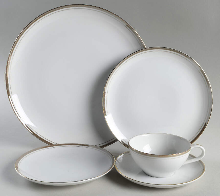 Golden Elegance 5 Piece Place Setting by Royalton-1
