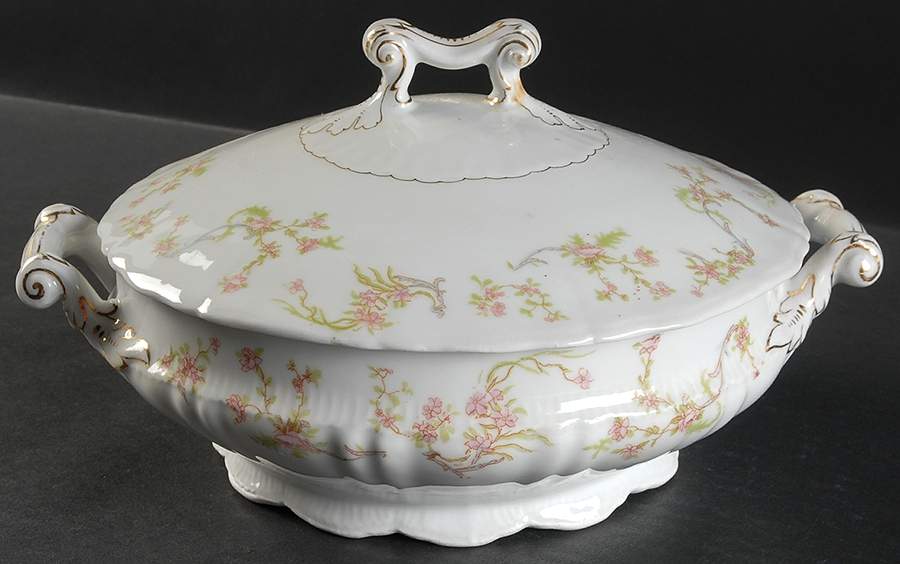 RYX2 Round Covered Vegetable by Royal Saxony-1