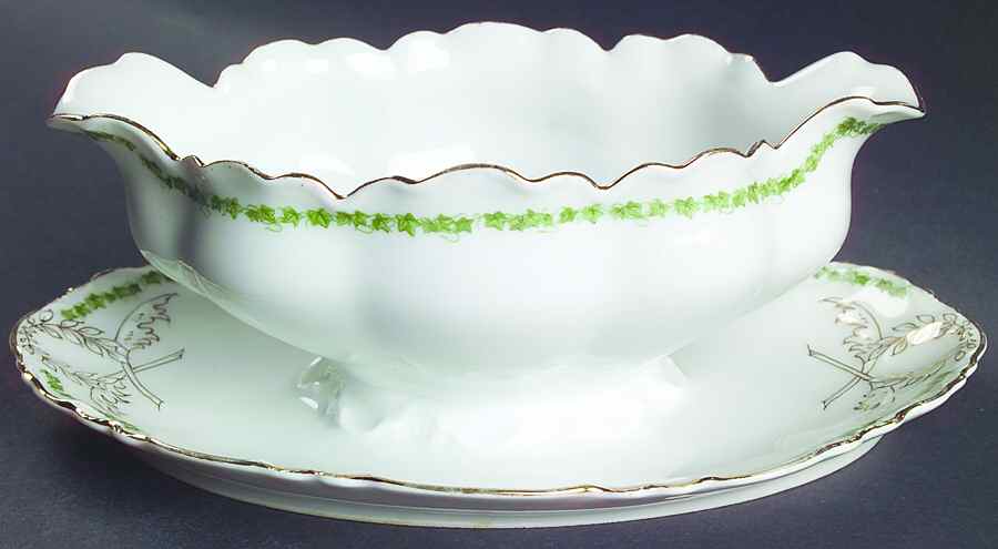 10789 Gravy Boat with Attached Underplate by Royal Saxony-1