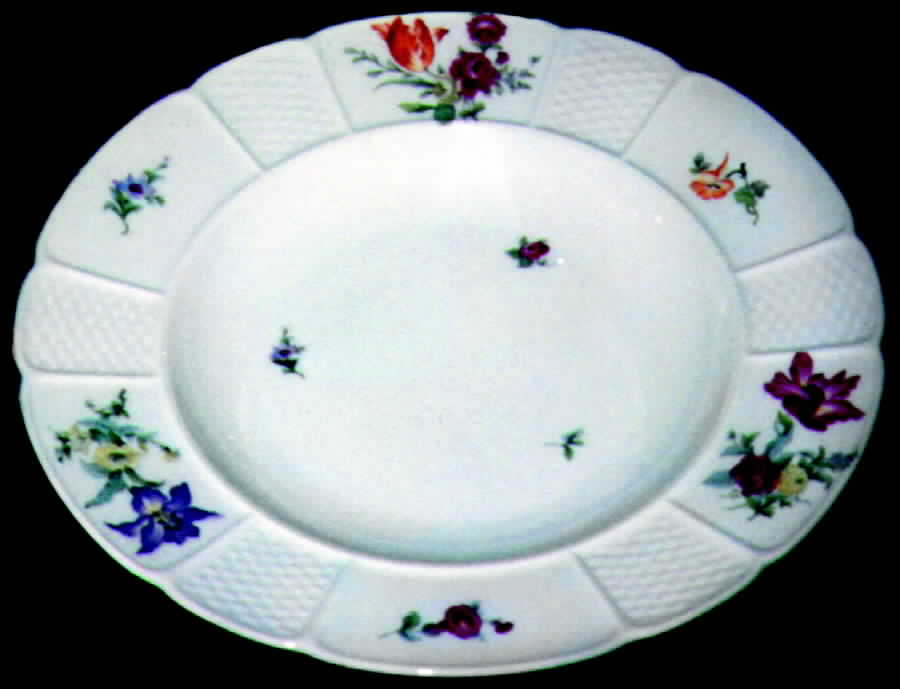 R570 Dinner Plate by Rosenthal - Continental-1