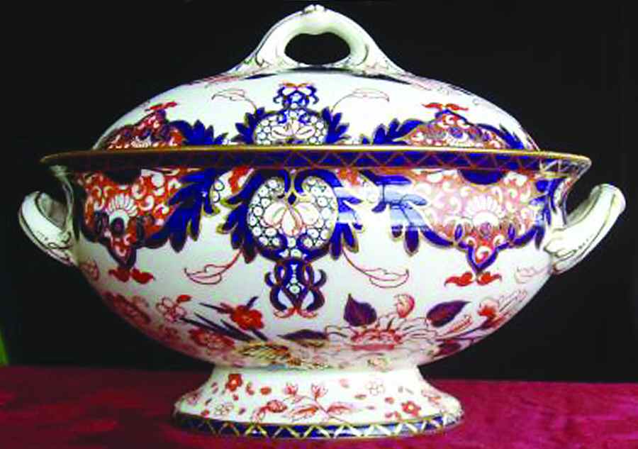 563 Sauce Boat & Lid by Royal Crown Derby-1