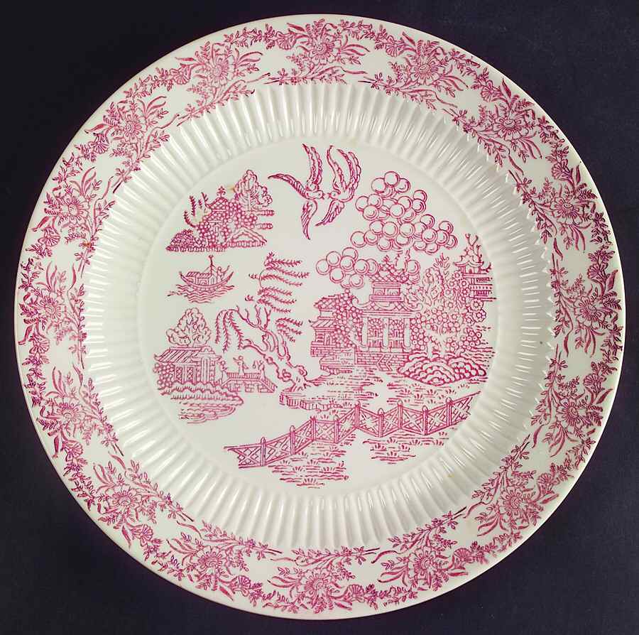 Ming Red Luncheon Plate by Royal (USA)-1