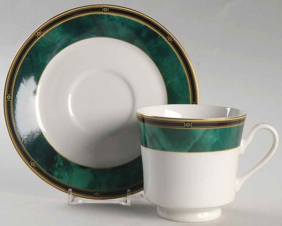 Jade Garland Footed Cup & Saucer Set by Retroneu-1