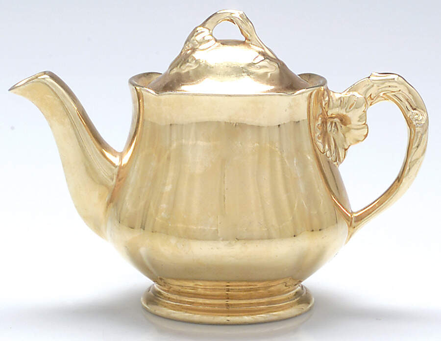 Golden Age Mini Teapot & Lid by Royal Winton-1