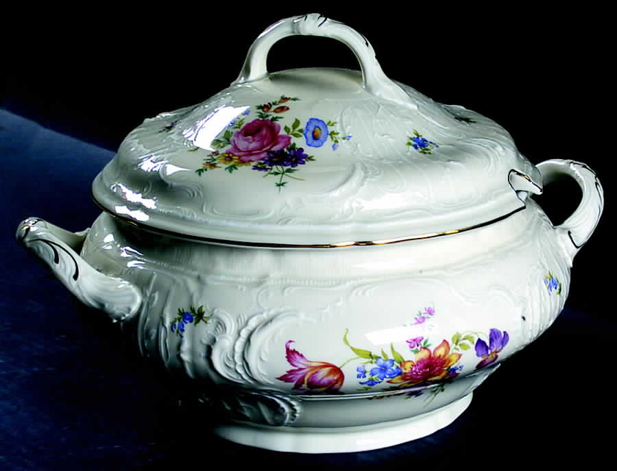 R582 Tureen &  Lid by Rosenthal - Continental-1