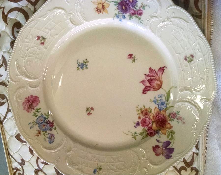 R582 Dinner Plate by Rosenthal - Continental-1