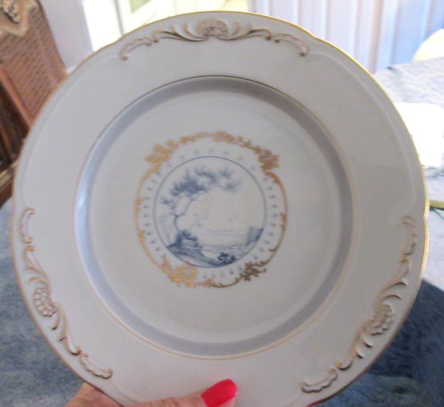 ROB156 Dinner Plate by Royal Bayreuth-1
