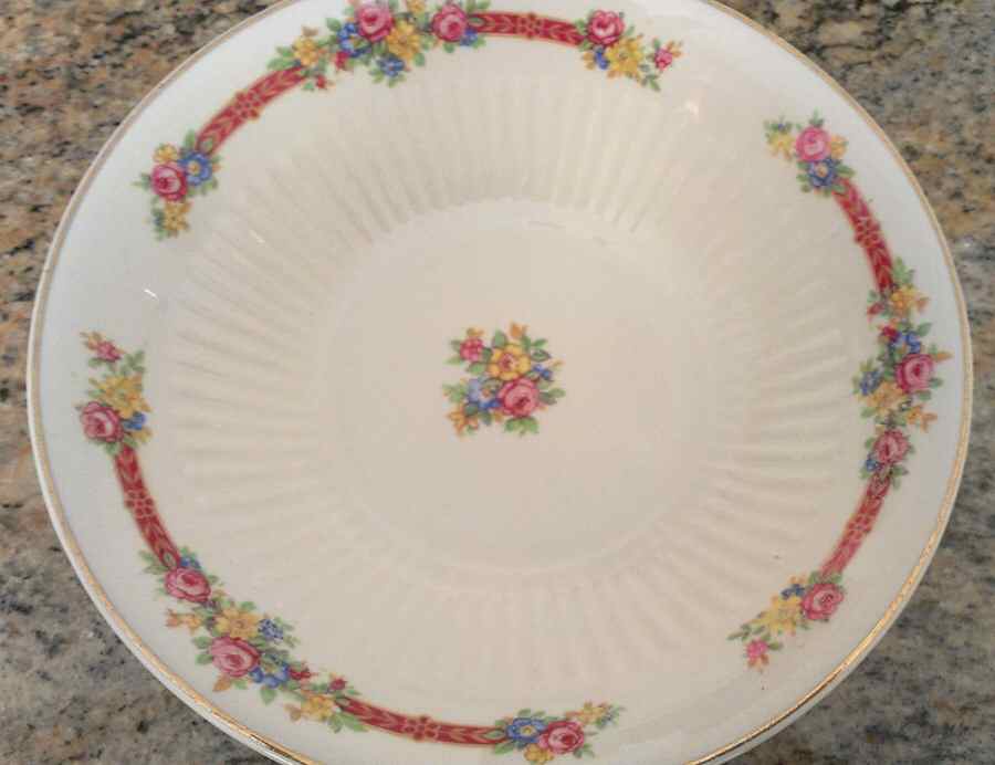 Royal Windsor Dinner Plate by Royal (USA)-1
